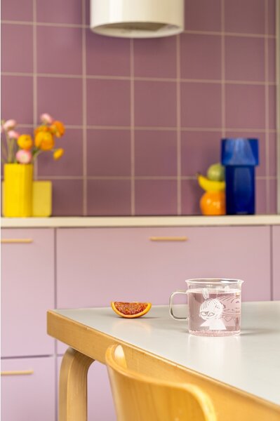 Muurla Sklenený hrnček Little My 0,35l, bielo-číry
