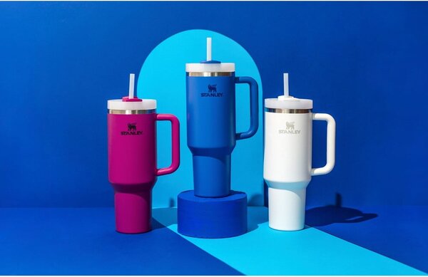Biela termoska so slamkou z nehrdzavejúcej ocele 1,18 l Quencher H2.0 FlowState Tumbler Frost – Stanley
