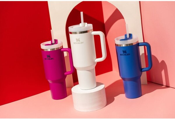 Biela termoska so slamkou z nehrdzavejúcej ocele 1,18 l Quencher H2.0 FlowState Tumbler Frost – Stanley