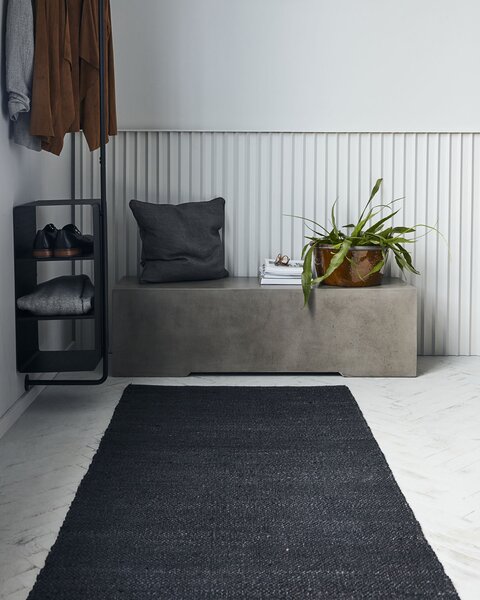 MUZZA KOBEREC HEMP 90 X 300 ČIERNY