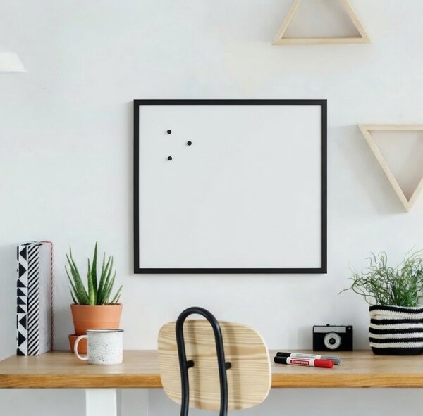Biela magnetická tabuľa v čiernom drevenom ráme COLOR 90x60 cm