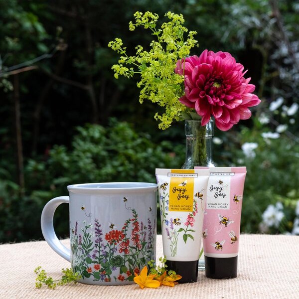 Sada krémov na ruky + keramický hrnček Busy Bees 2 × 50 ml