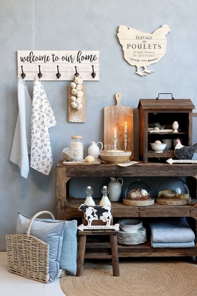 Krémový antik nástenný vešiak s háčikmi Welcome - 70*8*25 cm - Chic Antique