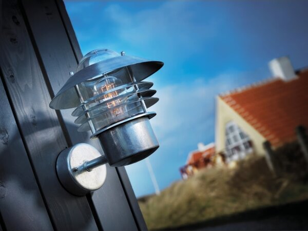 Nordlux - Vonkajšie nástenné svietidlo VEJERS 1xE27/60W/230V IP54 strieborné