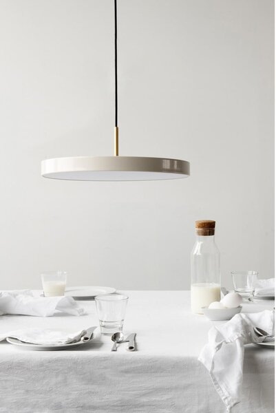 Krémovobiele závesné svietidlo UMAGE Asteria, ⌀ 43 cm