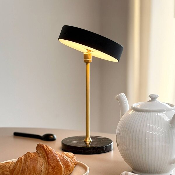 Dyberg Larsen stolová LED lampa na akumulátor Moonlight, čierna, Čierna, Obývacia izba / jedáleň, Kameň, Dizajn, Stojacie svietidlo