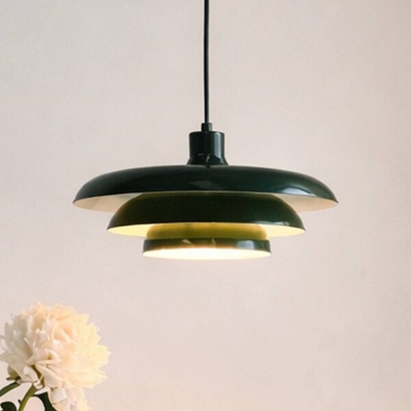 Dyberg Larsen Závesné svietidlo Ava, tmavozelené, kovové, Ø 31 cm, Zelená, Obývacia izba / jedáleň, kov, Dizajn, Závesné svietidlo