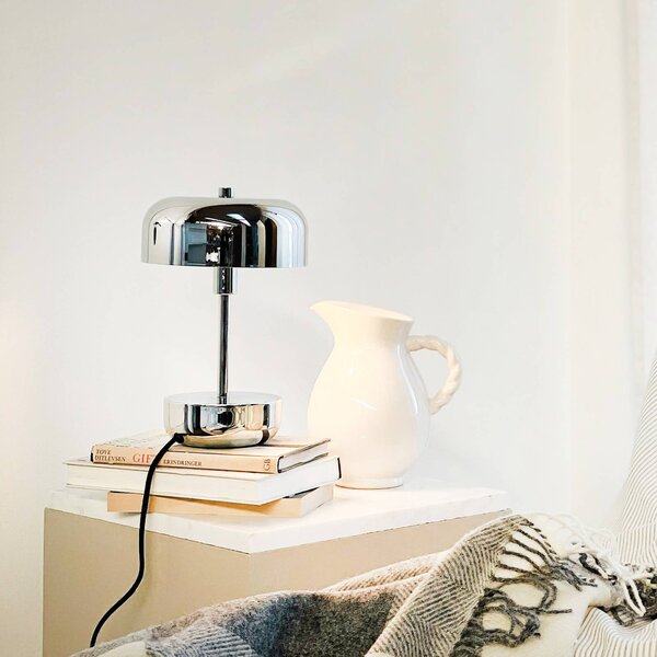 Dyberg Larsen Stolová lampa Haipot, IP20, chróm, Chrómová / strieborná, Obývacia izba / jedáleň, kov, Moderný, Stojacie svietidlo