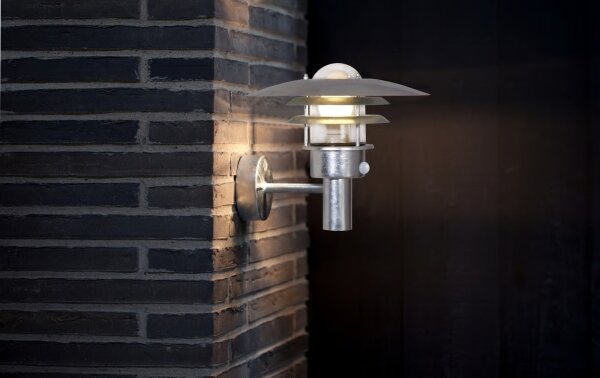 Nordlux - Vonkajšie nástenné svietidlo so senzorom LONSTRUP 1xE27/60W/230V IP44 strieborné