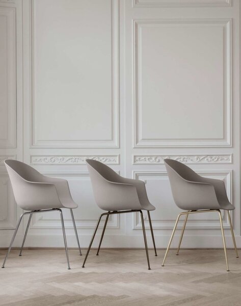 Gubi Ex-display stolička Bat Dining Chair, sweet pink
