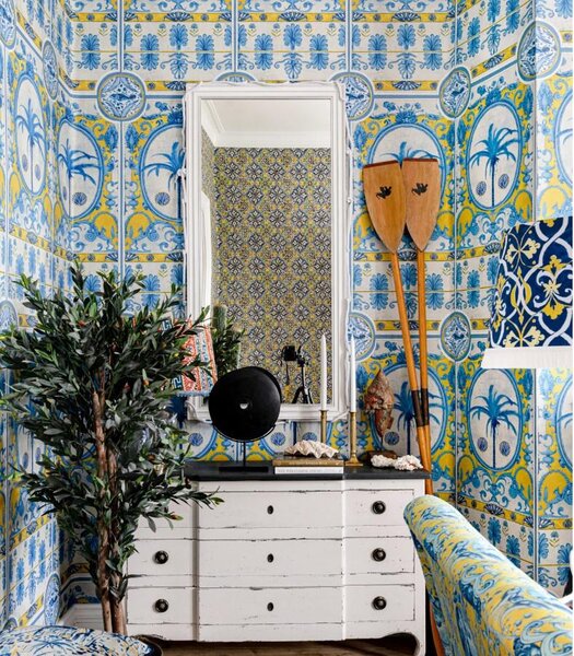 MINDTHEGAP The Villa Mural Red - tapeta