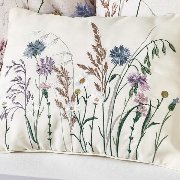 Dekoračný vankúš 30x40 cm Grasmere Floral Embroidered – Catherine Lansfield