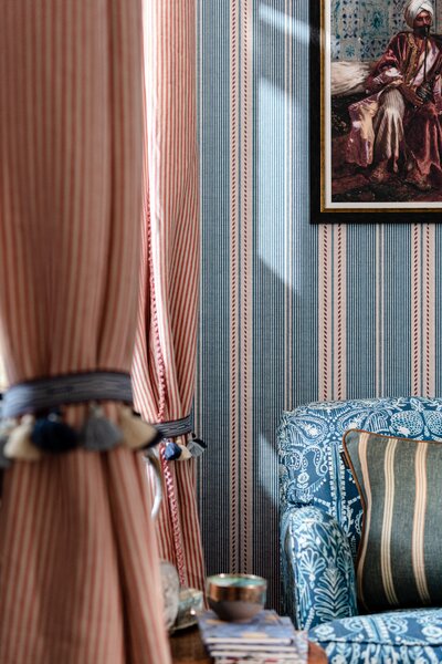 MINDTHEGAP Berber Stripes Blue - tapeta
