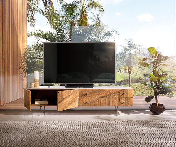 DELIFE TV stolík Bahan 175 cm mango teak 2 dvierka 2 zásuvky mramorová doska biela podstava v tvare L nerezová oceľ