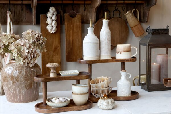 Drevený stojan Walnut 30 cm