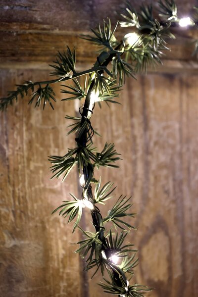 Svietiaca LED dekorácia z umelého ihličia Wreath Heart