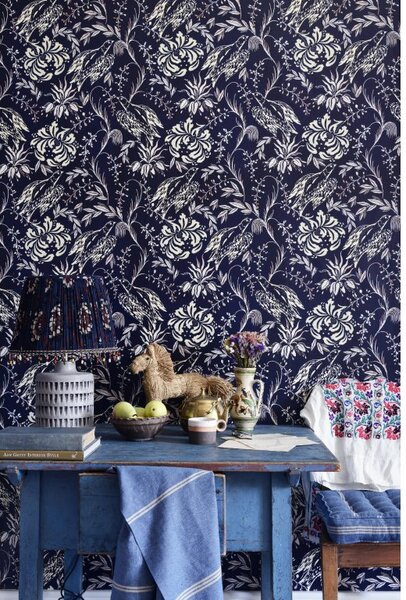 MINDTHEGAP Folk Embroidery Indigo - tapeta