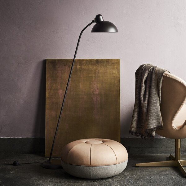 Stojacia lampa Kaiser Idell, Matt Black – Fritz Hansen