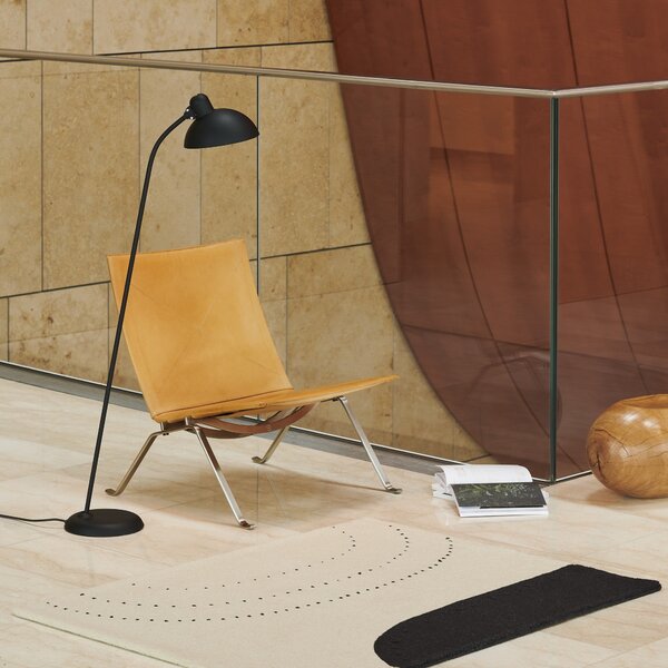 Stojacia lampa Kaiser Idell, Matt Black – Fritz Hansen