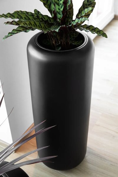 Okrúhly kvetináč MERA, sklolaminát, výška 90 cm, čierna