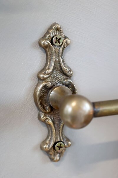 Mosadzná antik nástenná závesná polička Terrié - 80*10 cm - Chic Antique