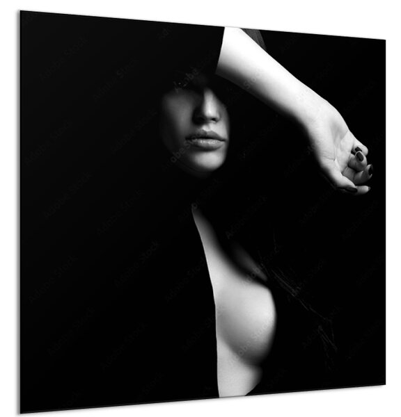 Obraz sklenený krásna žena v čiernom - 40 x 40 cm