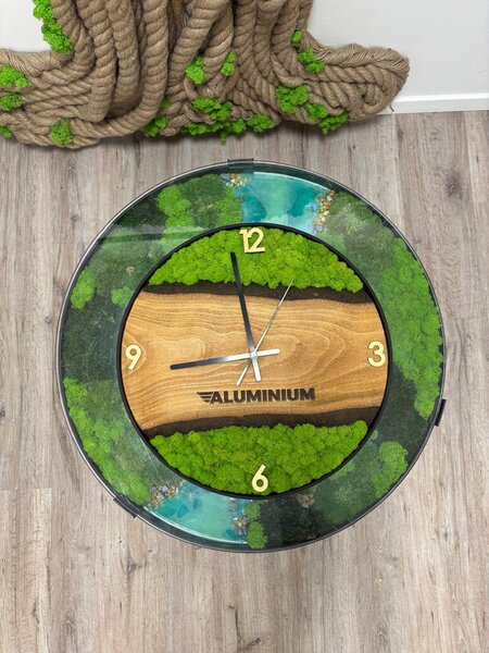 Machové hodiny s gravírovaným logom Veľkosť rámu: 40cm