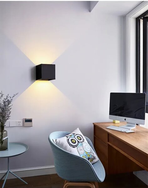Nástenné svetlo CUBE Black 12W