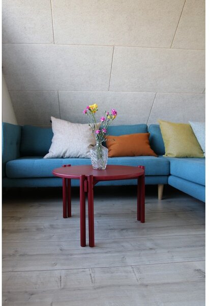 Červený okrúhly konferenčný stolík z borovicového dreva ø 60 cm Sticks – Karup Design