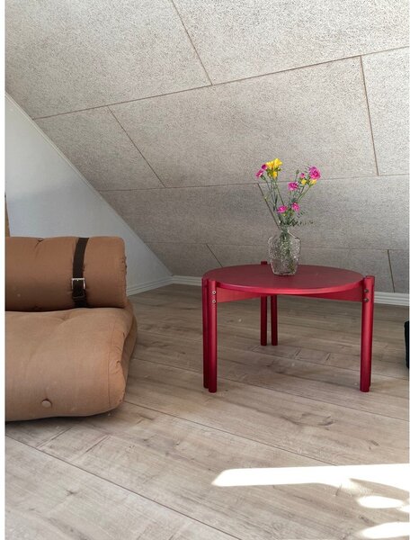 Červený okrúhly konferenčný stolík z borovicového dreva ø 60 cm Sticks – Karup Design