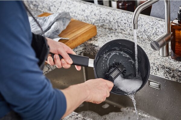 Fiskars Rajnica Hard Face 1,8 l s pokrievkou