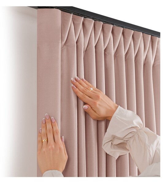 Svetloružový zamatový dimout záves 140x175 cm Velto – Filumi