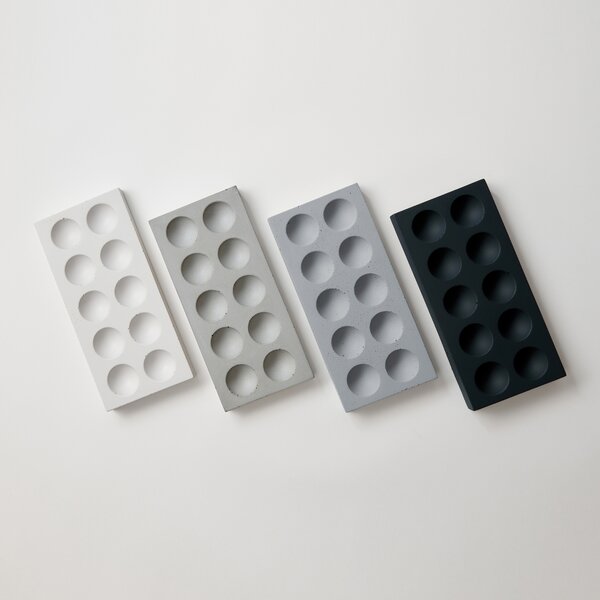 ODLITO Betónový podnos na vajíčka Domino – grafit (čierna) – 25,5 cm