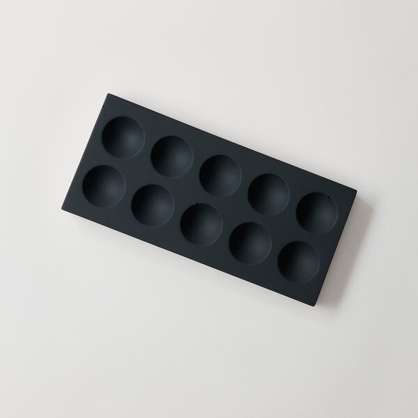 ODLITO Betónový podnos na vajíčka Domino – grafit (čierna) – 25,5 cm
