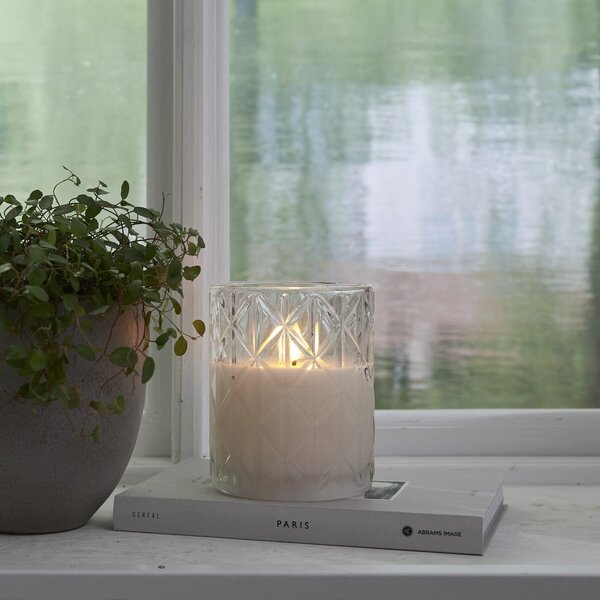 Biela LED vosková sviečka v skle Star Trading Flamme Romb, výška 12,5 cm